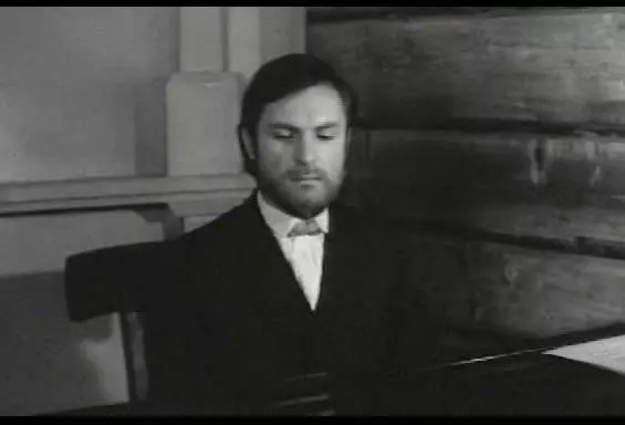 Кадр из Старый дом (1970) Кадр из Старый дом (1970)