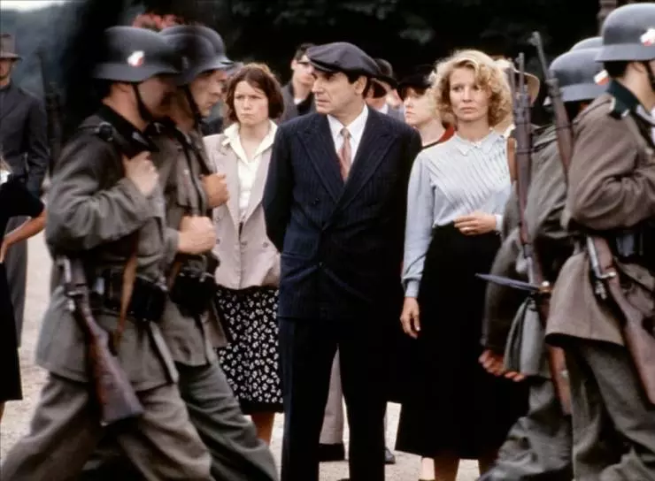 Кадр из Болеро (1981) Кадр из Болеро (1981)