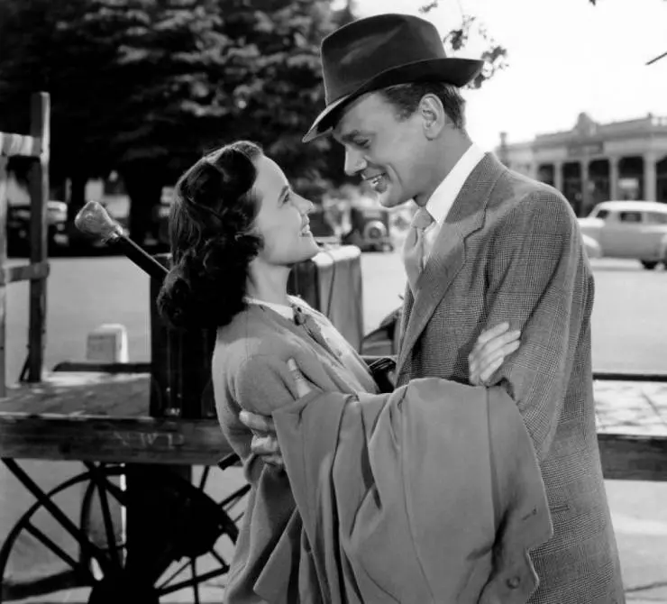 Кадр из Тень сомнения (1943) Кадр из Тень сомнения (1943)