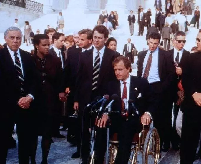 Кадр из Народ против Ларри Флинта (1996) Кадр из Народ против Ларри Флинта (1996)