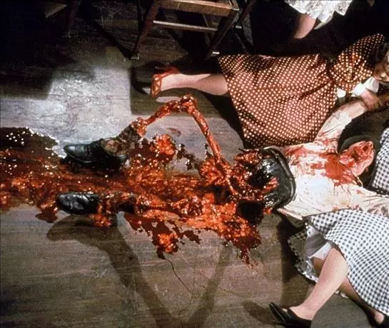 Кадр из Живая мертвечина (1992) Кадр из Живая мертвечина (1992)