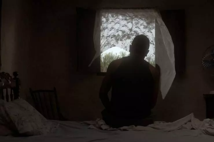Кадр из Земля и тень (2015) Кадр из Земля и тень (2015)