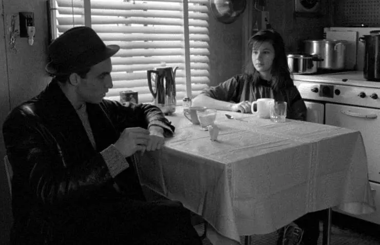 Кадр из Более странно, чем в раю (1984) Кадр из Более странно, чем в раю (1984)