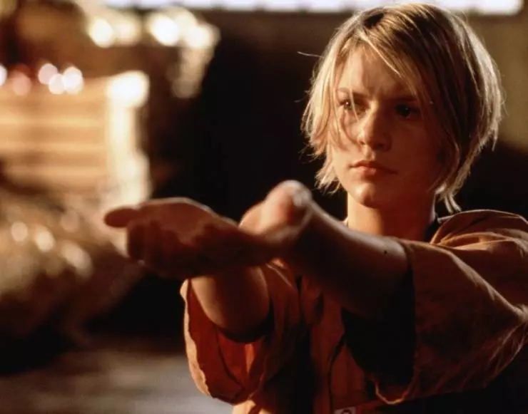 Кадр из Разрушенный дворец (1999) Кадр из Разрушенный дворец (1999)