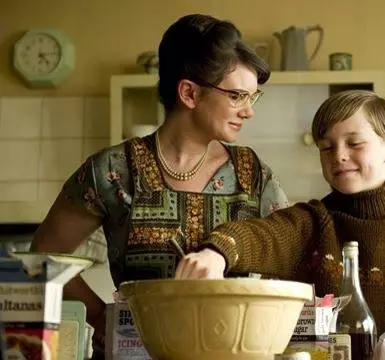 Кадр из Тост (2010) Кадр из Тост (2010)