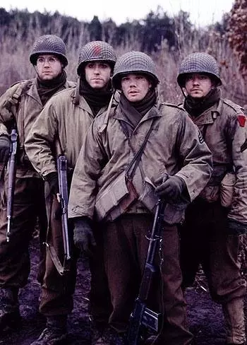 Кадр из Когда молчат фанфары (1998) Кадр из Когда молчат фанфары (1998)