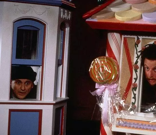 Кадр из Один дома 2: Затерянный в Нью-Йорке (1992) Кадр из Один дома 2: Затерянный в Нью-Йорке (1992)