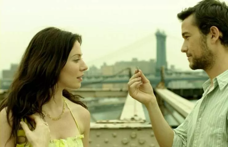 Кадр из Принцип неопределенности (2008) Кадр из Принцип неопределенности (2008)