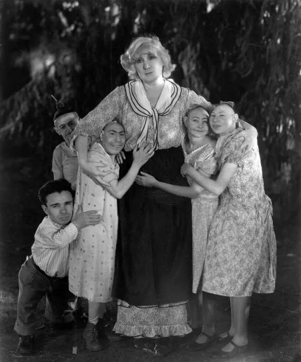 Кадр из Уродцы (1932) Кадр из Уродцы (1932)