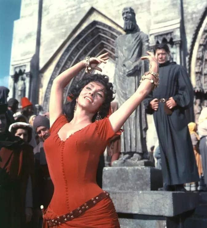Кадр из Собор Парижской Богоматери (1956) Кадр из Собор Парижской Богоматери (1956)
