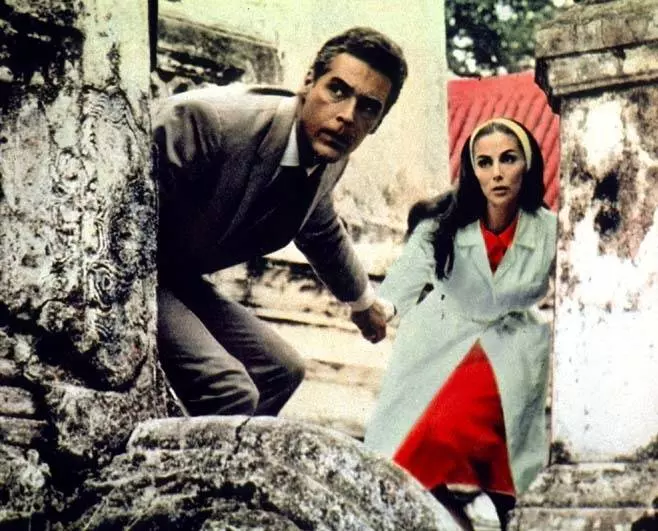 Кадр из Банк в Бангкоке (1964) Кадр из Банк в Бангкоке (1964)