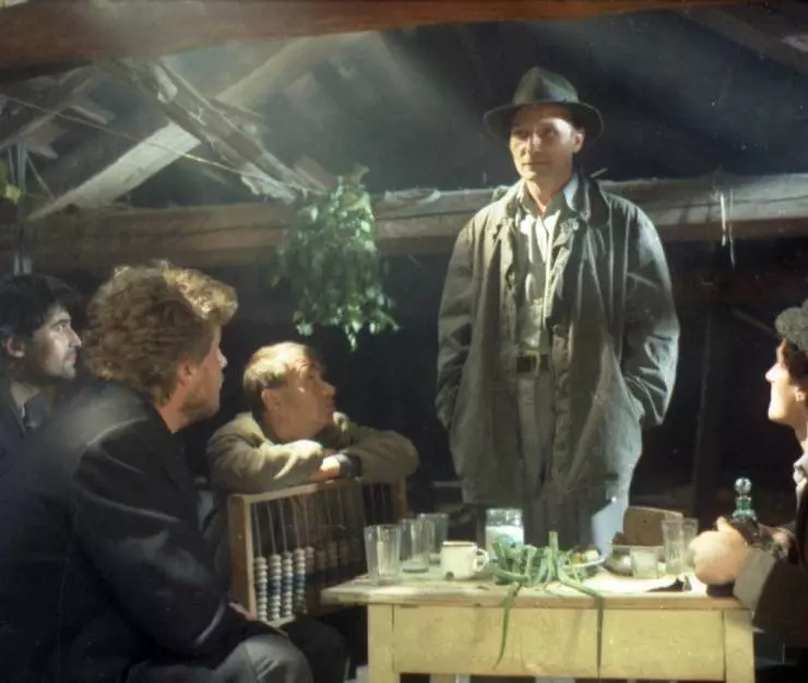 Кадр из Время печали ещё не пришло (1995) Кадр из Время печали ещё не пришло (1995)