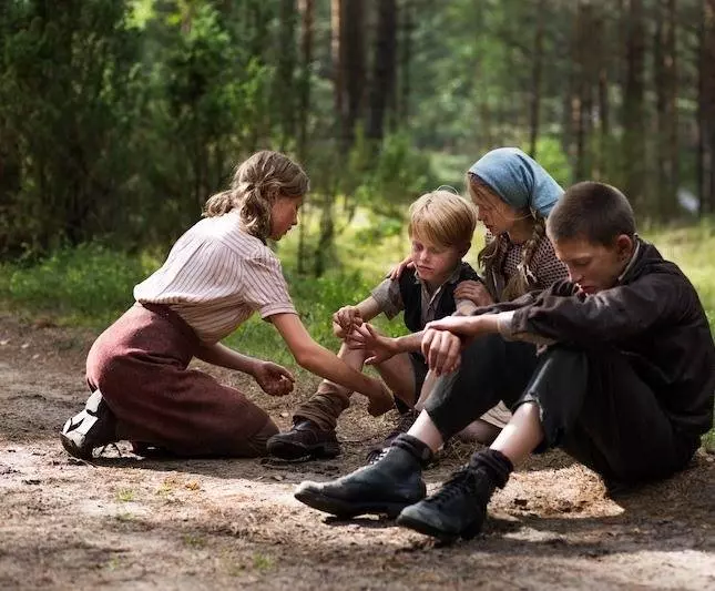 Кадр из Волчьи дети (2013) Кадр из Волчьи дети (2013)