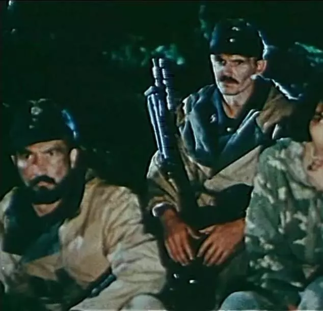 Кадр из В двух шагах от «Рая» (1984) Кадр из В двух шагах от «Рая» (1984)