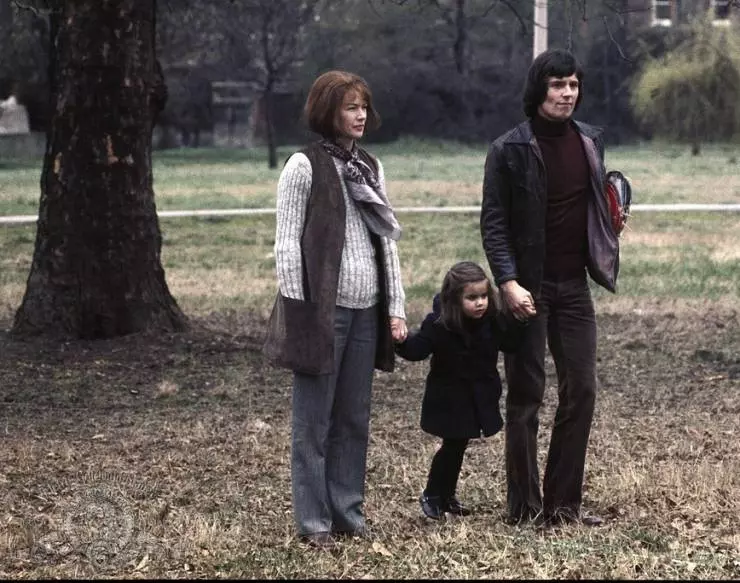Кадр из Воскресенье, проклятое воскресенье (1971) Кадр из Воскресенье, проклятое воскресенье (1971)