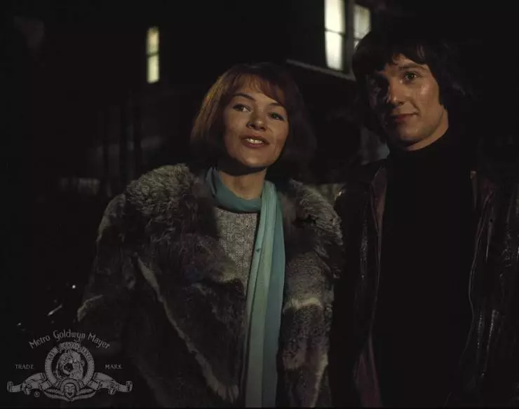 Кадр из Воскресенье, проклятое воскресенье (1971) Кадр из Воскресенье, проклятое воскресенье (1971)