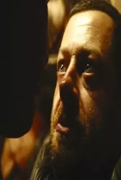 Кадр из Коттедж (2008) Кадр из Коттедж (2008)