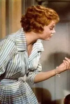 Кадр из Солдатский блюз (1960) Кадр из Солдатский блюз (1960)