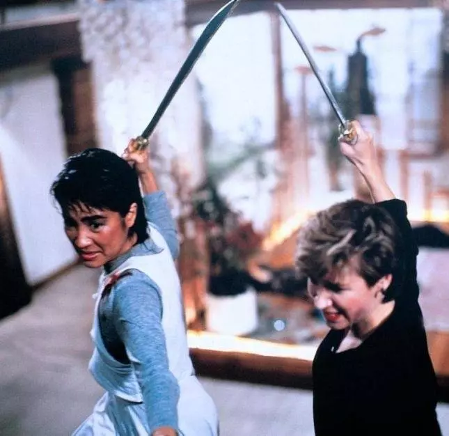 Кадр из Да, мадам! (1985) Кадр из Да, мадам! (1985)