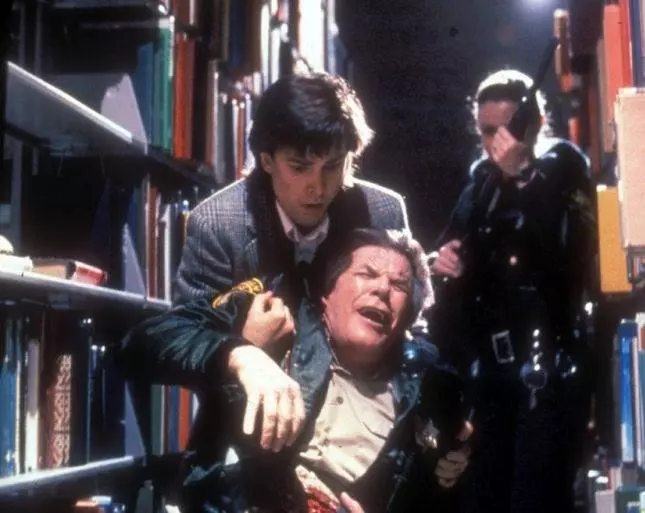 Кадр из Невыразимый ужас 2: Показания Рэндольфа Картера (1992) Кадр из Невыразимый ужас 2: Показания Рэндольфа Картера (1992)