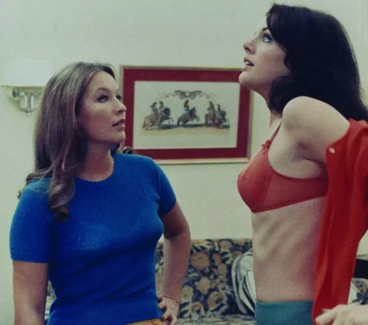 Кадр из Две или три вещи, которые я знаю о ней (1966) Кадр из Две или три вещи, которые я знаю о ней (1966)