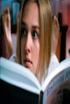 Кадр из Зубы (2007) Кадр из Зубы (2007)