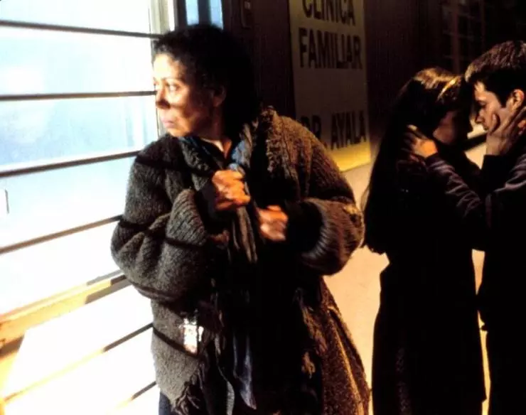 Кадр из Тайна отца Амаро (2002) Кадр из Тайна отца Амаро (2002)