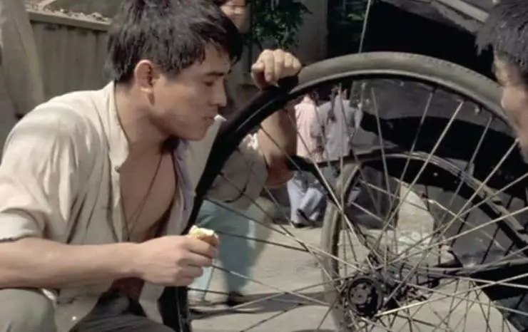 Кадр из Рожденный защищать (1986) Кадр из Рожденный защищать (1986)