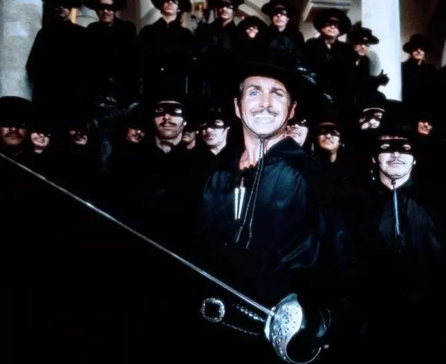 Кадр из Зорро, голубой клинок (1981) Кадр из Зорро, голубой клинок (1981)