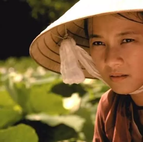 Кадр из Три сезона (1999) Кадр из Три сезона (1999)