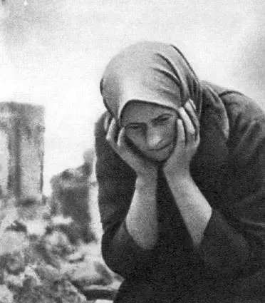 Кадр из Битва за нашу Советскую Украину (1943) Кадр из Битва за нашу Советскую Украину (1943)