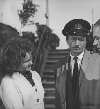 Кадр из Когда разводят мосты (1963) Кадр из Когда разводят мосты (1963)