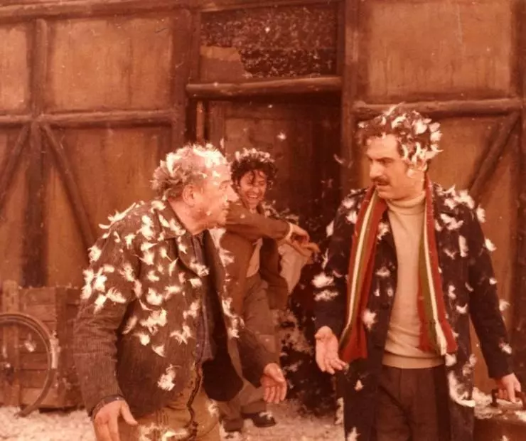 Кадр из Хлеб и шоколад (1973) Кадр из Хлеб и шоколад (1973)