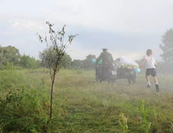 Кадр из Земля забвения (2011) Кадр из Земля забвения (2011)