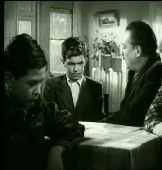 Кадр из Красный галстук (1948) Кадр из Красный галстук (1948)