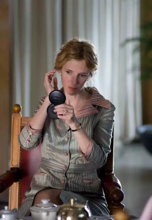 Кадр из Женщины с 6-го этажа (2010) Кадр из Женщины с 6-го этажа (2010)
