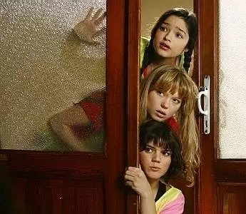 Кадр из Девочки сверху: Французский поцелуй (2006) Кадр из Девочки сверху: Французский поцелуй (2006)