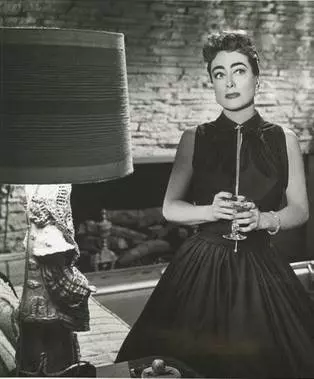 Кадр из Женщина на пляже (1955) Кадр из Женщина на пляже (1955)