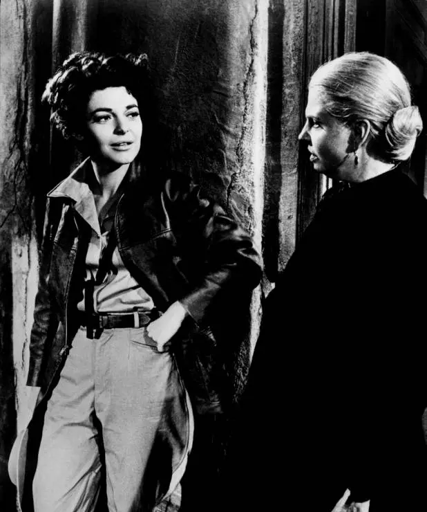 Кадр из 7 женщин (1966) Кадр из 7 женщин (1966)