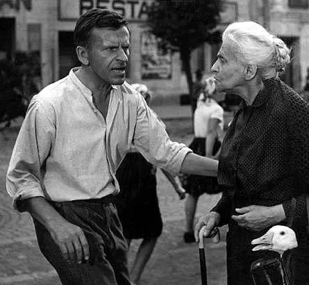 Кадр из Магазин на площади (1965) Кадр из Магазин на площади (1965)