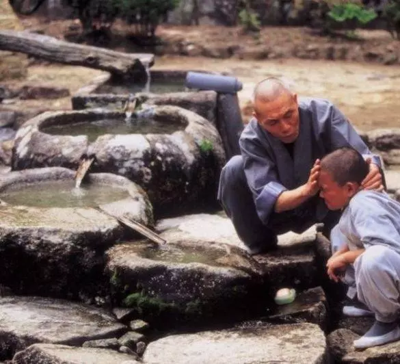 Кадр из Маленький монах (2002) Кадр из Маленький монах (2002)