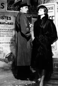 Кадр из Триумфальная арка (1948) Кадр из Триумфальная арка (1948)