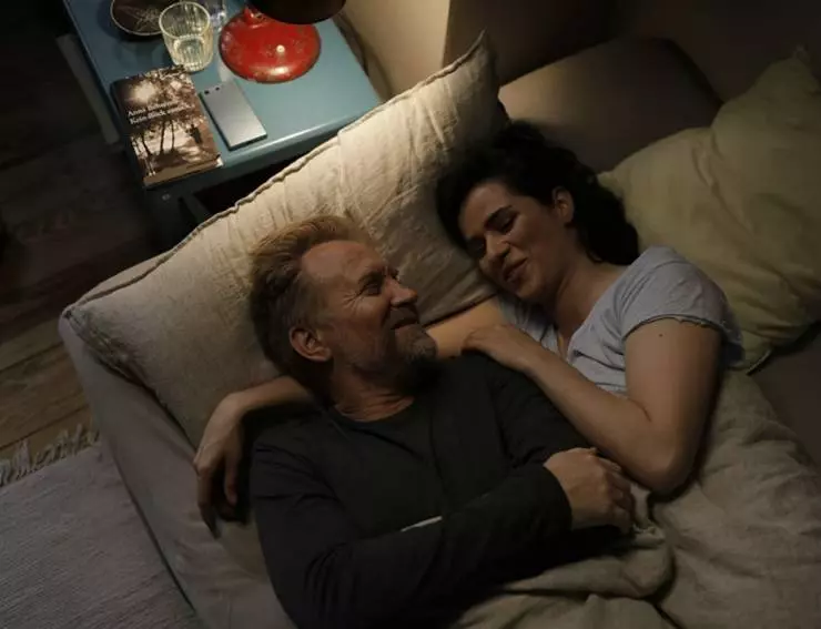 Кадр из Любовь между строк (2019) Кадр из Любовь между строк (2019)