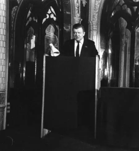 Кадр из И возвращается ветер... (1992) Кадр из И возвращается ветер... (1992)