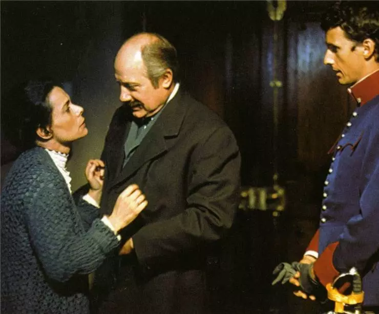 Кадр из Опасная жалость (1979) Кадр из Опасная жалость (1979)