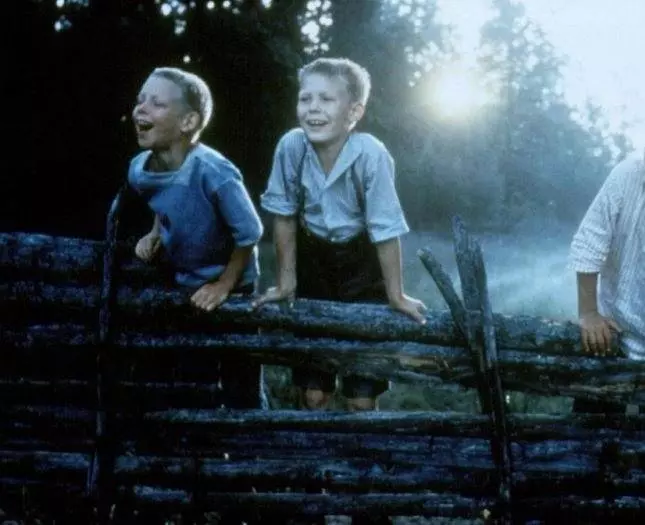 Кадр из Дети из Бюллербю (1986) Кадр из Дети из Бюллербю (1986)