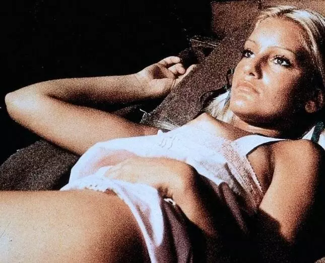 Кадр из Лицеистка на море с папиной подругой (1980) Кадр из Лицеистка на море с папиной подругой (1980)