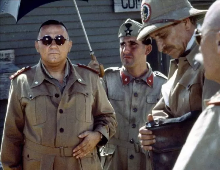Кадр из Безумец на войне (1985) Кадр из Безумец на войне (1985)