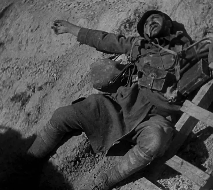 Кадр из Деревянные кресты (1932) Кадр из Деревянные кресты (1932)