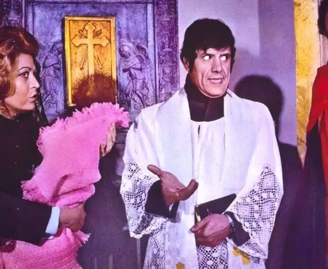 Кадр из Дон Франко и Дон Чиччо в году споров (1970) Кадр из Дон Франко и Дон Чиччо в году споров (1970)
